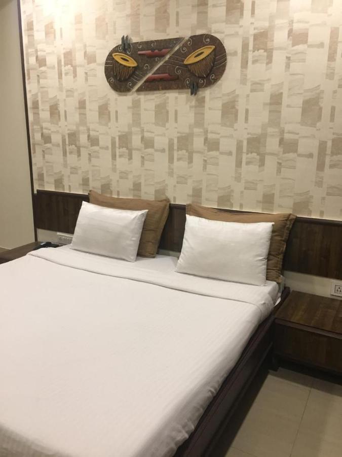Hotel Jawahar Ulhāsnagar Eksteriør bilde