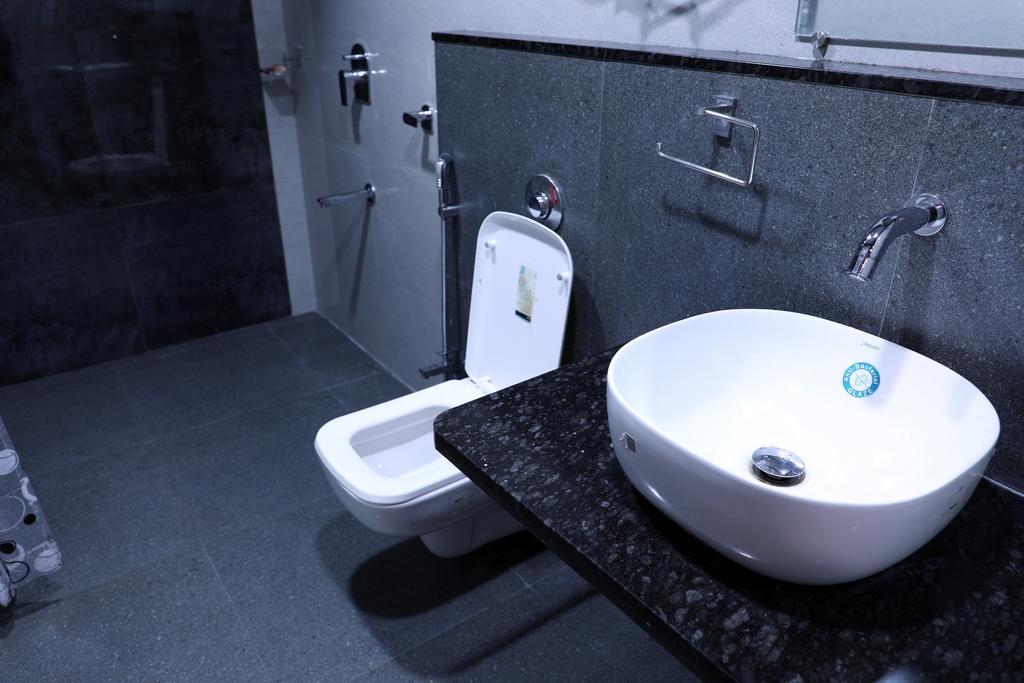 Hotel Jawahar Ulhāsnagar Eksteriør bilde