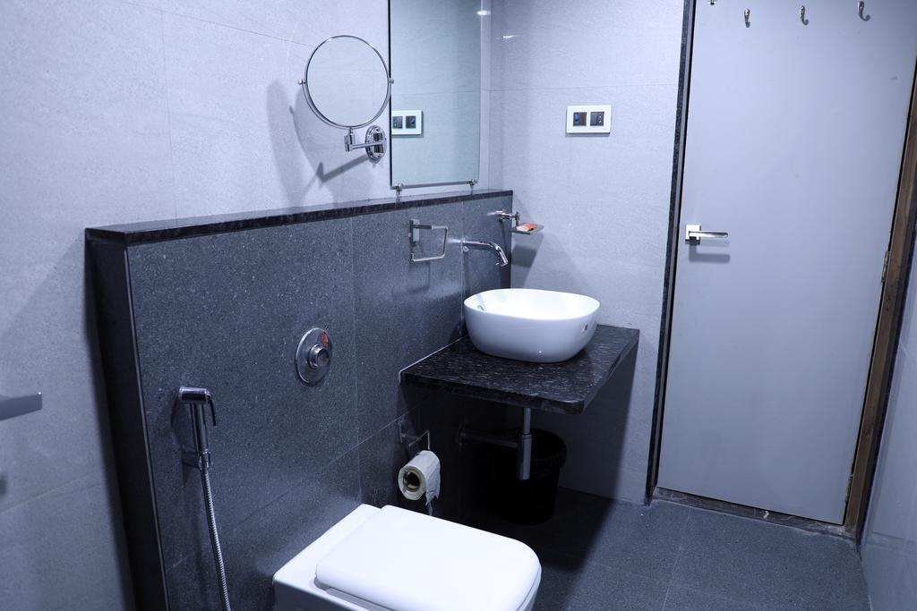 Hotel Jawahar Ulhāsnagar Eksteriør bilde